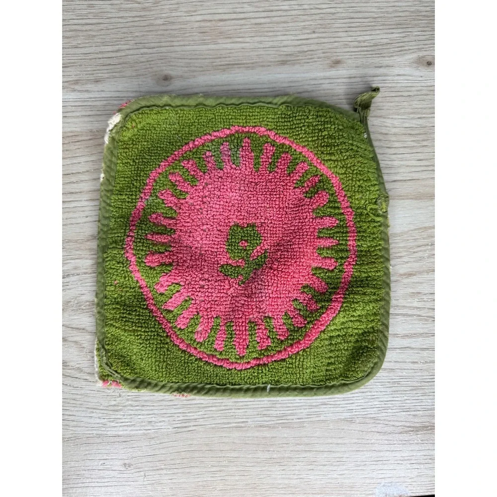 Vintage Pink Green Terry Cloth Potholder Retro Sunburst Floral Reversible 7.5in